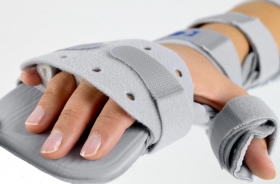 Hand and forearm support with stabilization of position AM-SDP-K-02