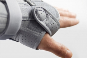 Reinforced support for wrist and forearm AM-OSN-U-01