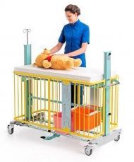 Parrent using the pediatric bed Sparrow